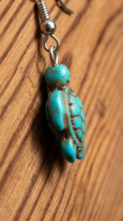 Turquoise sea turtle jewelry dangle beaded earrings  Save the Turtles